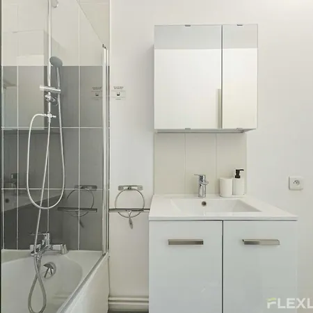 Flexliving - - Mouchez Holiday home Paris